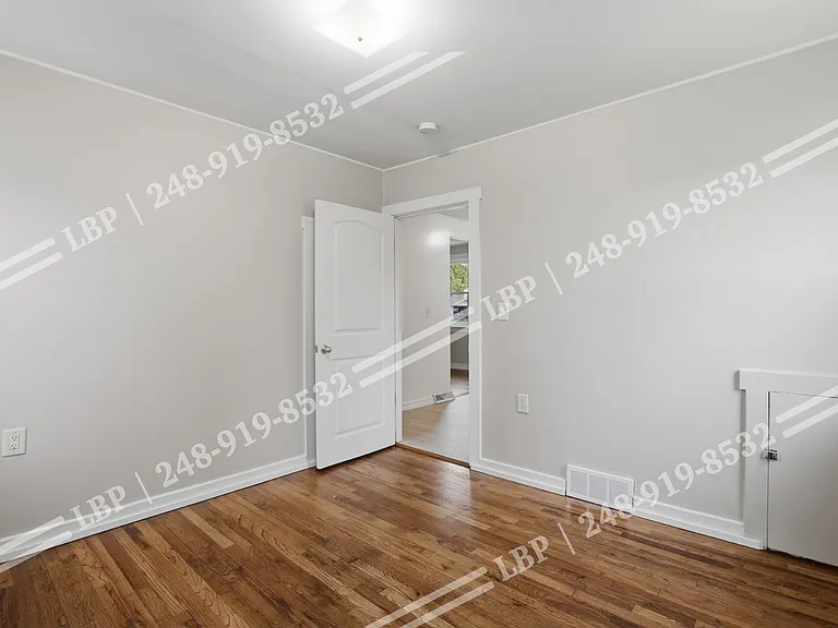 35230 Sheffield St — Photo 5