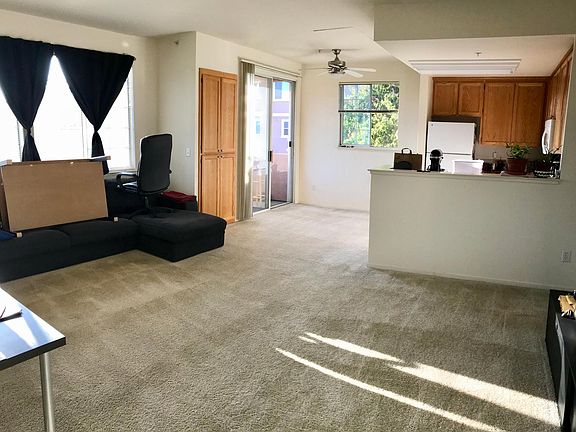 Carpets were recently cleaned.