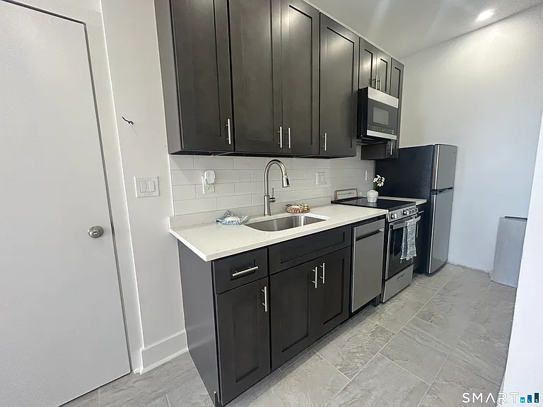 207 Bank St #202 — Photo 2