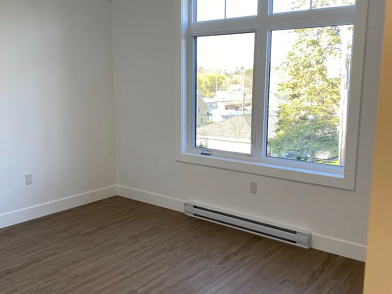 105 Maple St — Photo 8