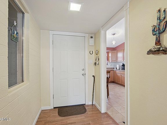 5th image of 11006 W WINDSOR Drive