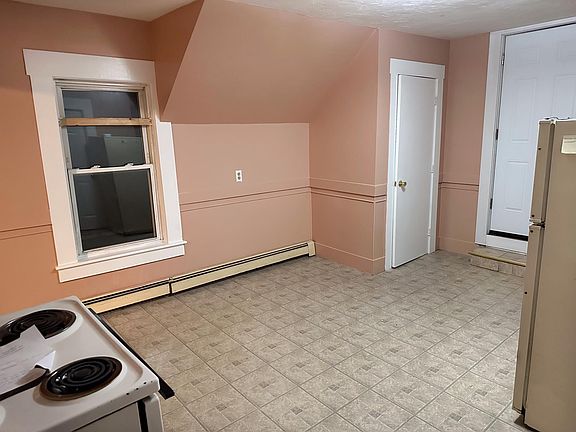 3rd image of 14 Greenwood St #3