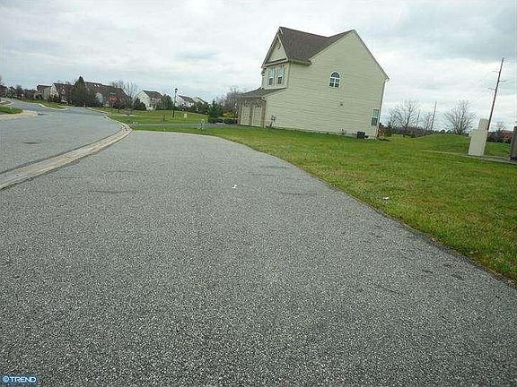 3rd image of 9 Shawn Ln