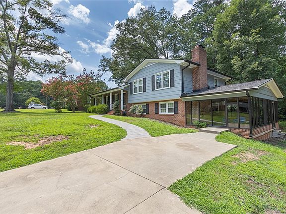 2nd image of 108 Briarwood Dr