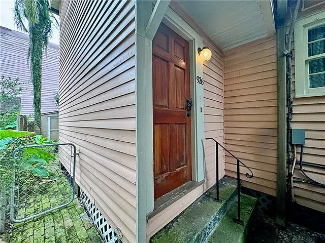 936 Philip St — Photo 1