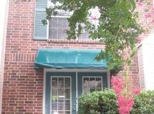 33 Colleen Ct, Baton Rouge, LA 70808