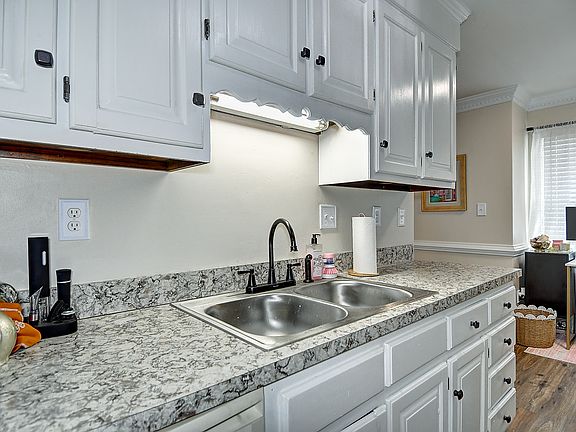 4th image of 333 San Roman Dr