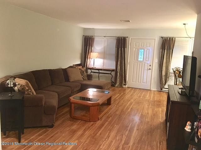 1st image of 552D Sheffield Ct #100D