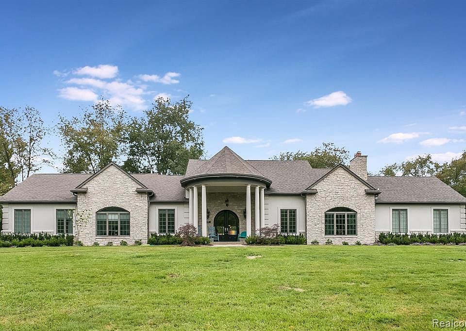 1st image of 6330 Hills Dr