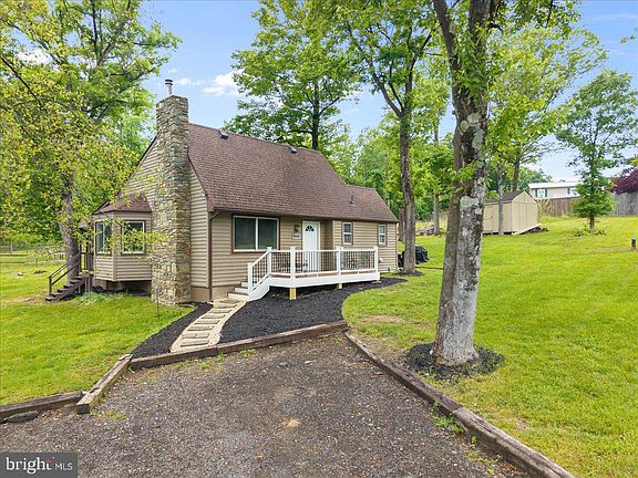 2nd image of 369 Mountain Lake Dr