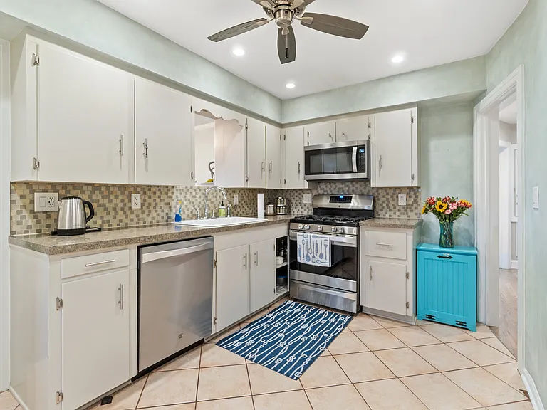 405 Farrell St #B — Photo 8