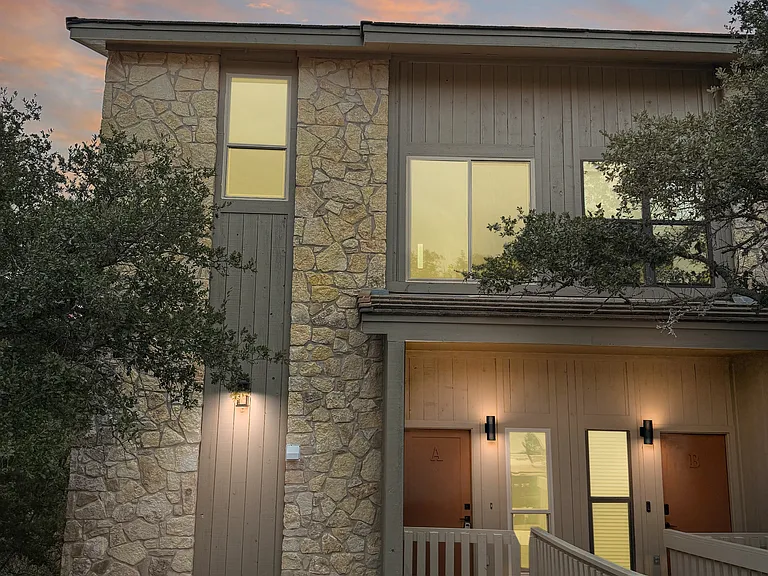 801 Grassy Knl #A — Photo 9