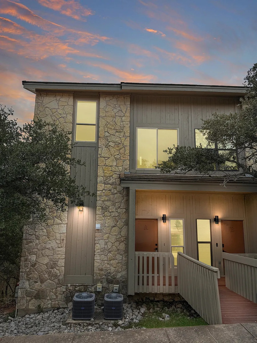 Building Photo - 801 Grassy Knl #A