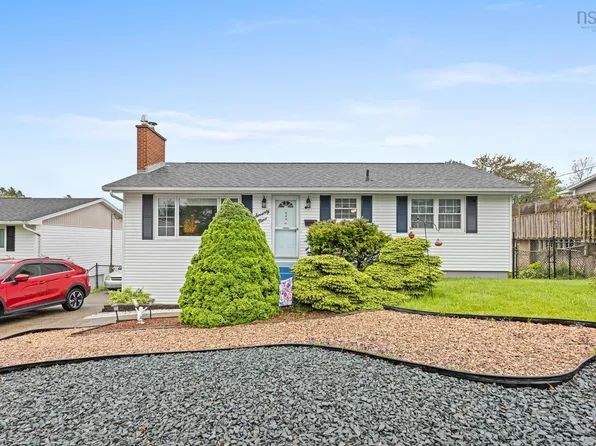 79 Sapphire Cres, Halifax, NS B4C 2T8