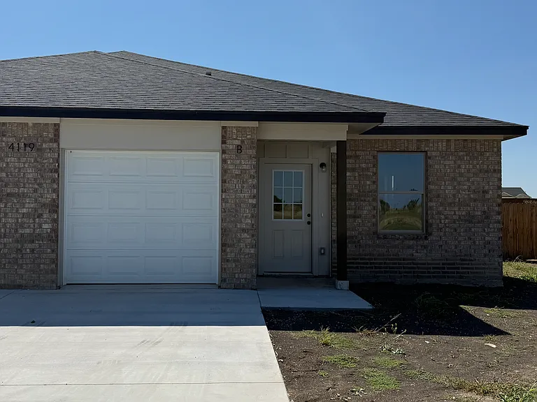 4119 Long Creek Ln #B — Photo 1