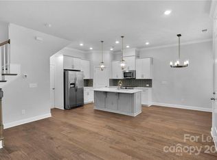 6327 Southgrove St, Charlotte, NC 28277