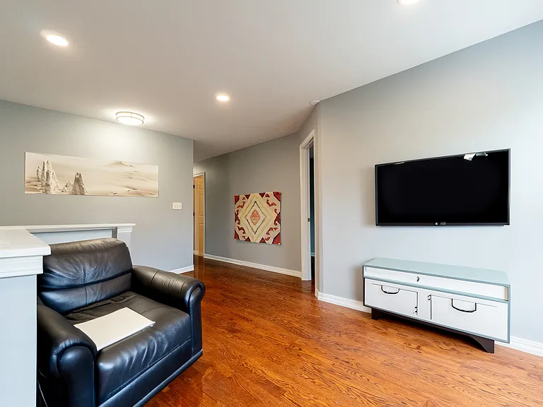155 Springbrook Trl S — Photo 24