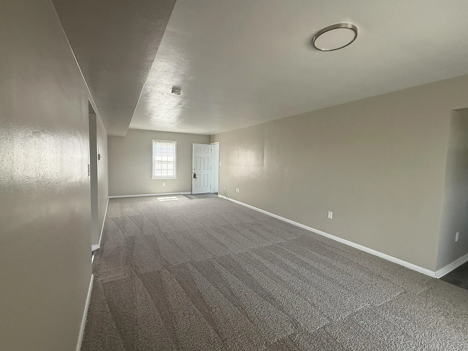2 bed, 1.0 bath, 1100 sqft, $1,225 — Photo 2