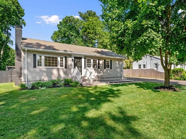 8 Fairbrook Rd, Framingham, MA 01701