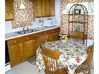 5th image of 303 River Hill Dr