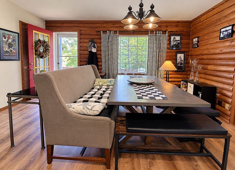 4th image of 20503 Birch Place