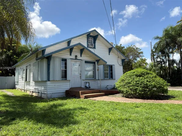 112 SE 3rd St, Hallandale, FL 33009