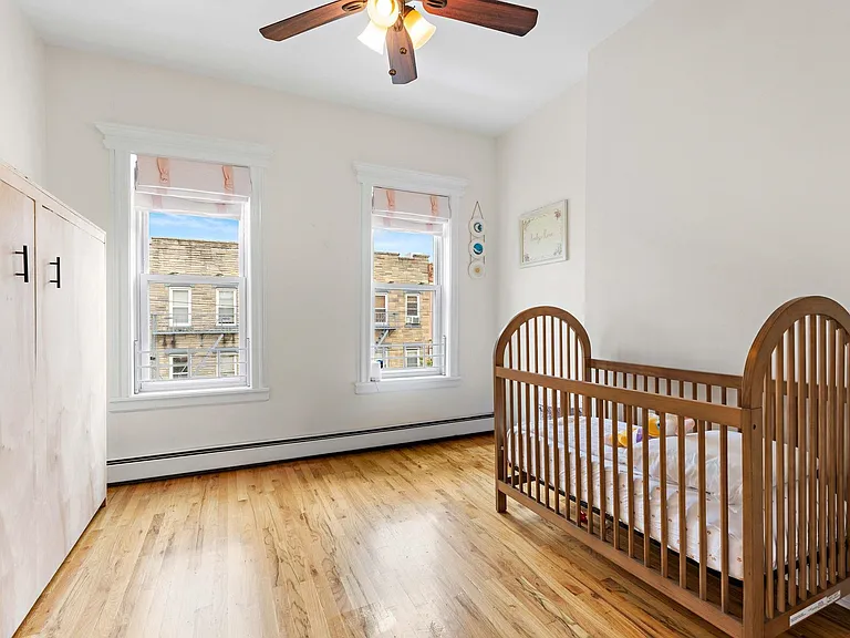 349 7th St #3L — Photo 8
