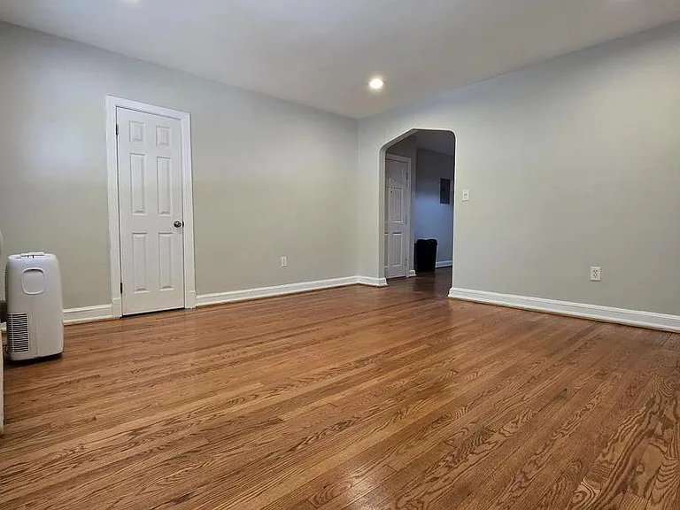 4044 7th St NE #4 — Photo 5