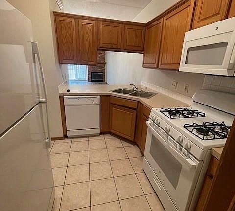 3rd image of 2507 N Glenwood Dr