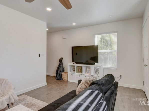 meridian-idaho-2054610567 picture