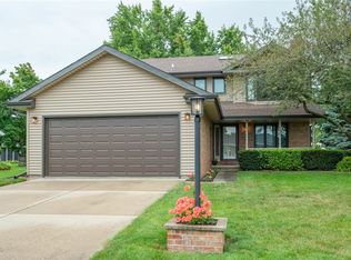 2403 N 6th Ave E, Newton, IA 50208