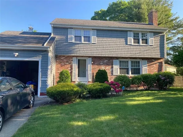 203 Lincoln Ave, Barrington, RI 02806