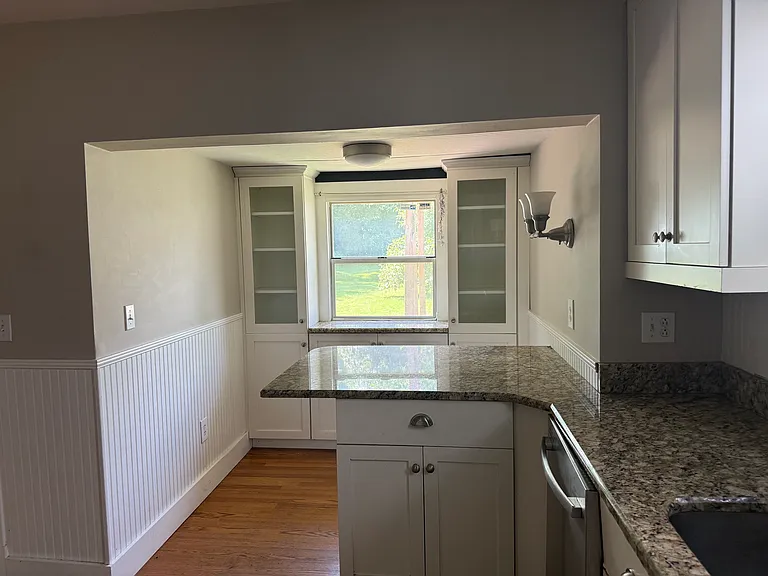 1004 Gillock St — Photo 42