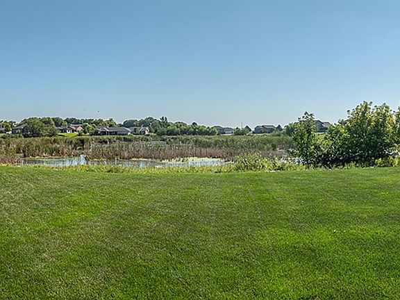 3rd image of 3204 Prairie Meadow Dr