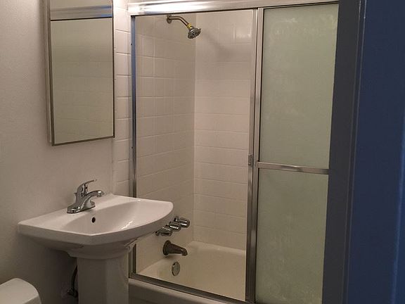 5th image of 3725 Miramar Way APT 5