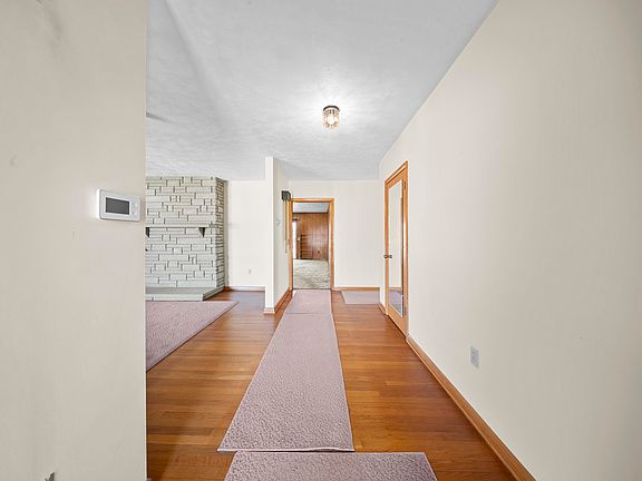 3rd image of 2816 Ranch Ct