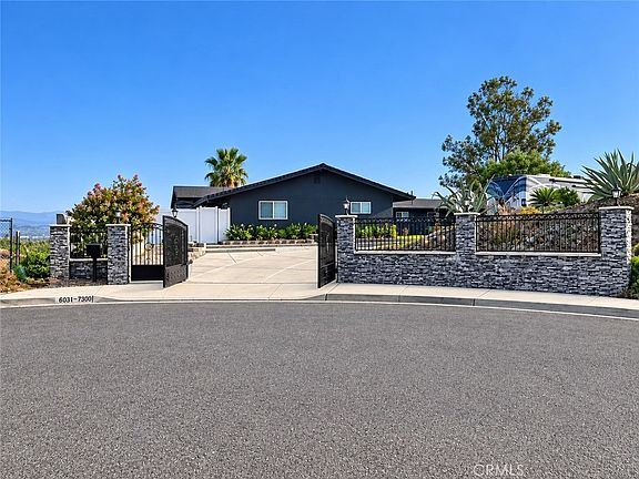 2nd image of 6031 Vista Del Aguila