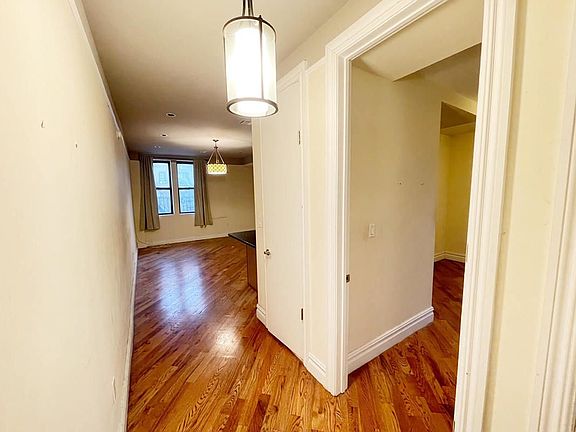 5th image of 1140 Bergen St #11