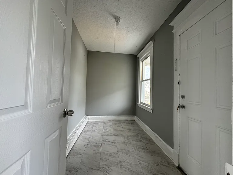 70 Southview St #2B — Photo 8