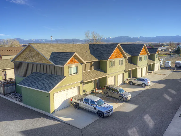 Copper Pines — Photo 14