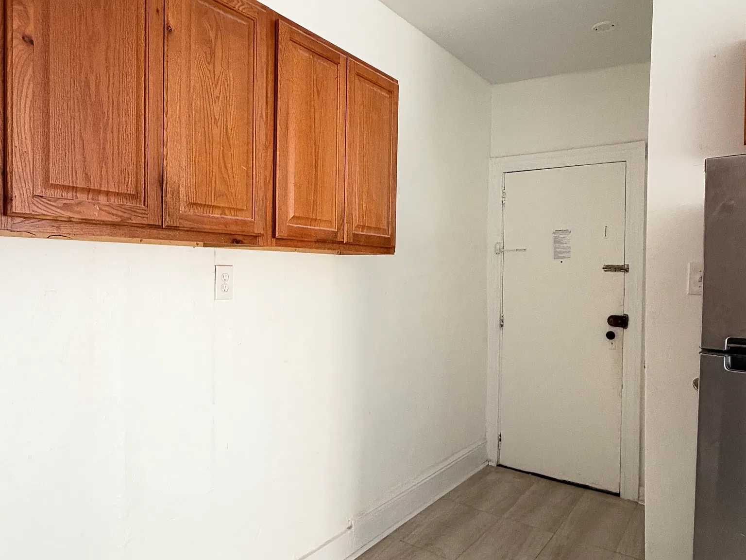 565 50th Street — Photo 2