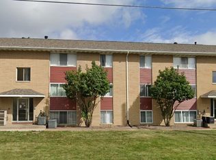 1050 Twixt Town Rd #10, Marion, IA 52302