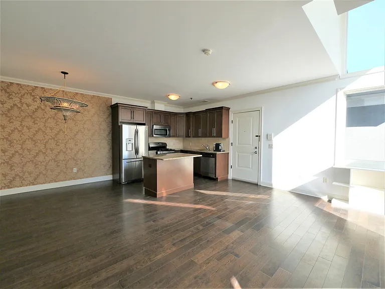 255 Laird Ave #15 — Photo 19