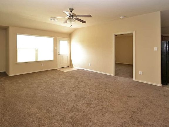 3rd image of 7909 W Red Oak Ln