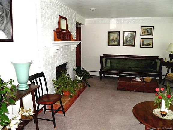 LIVING ROOM - FIREPLACE
