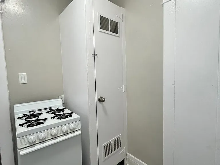 319 W 5th St Long Beach, Ca 90802 — Photo 13