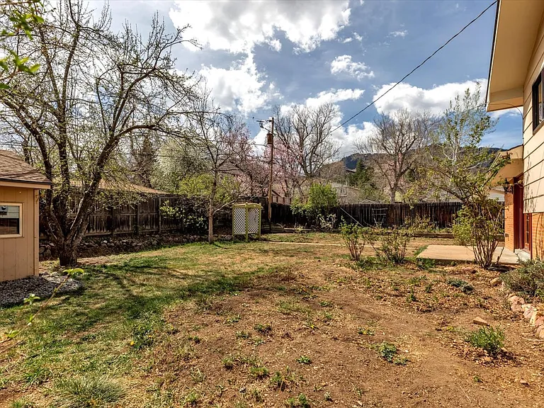 650 Hartford Dr — Photo 33