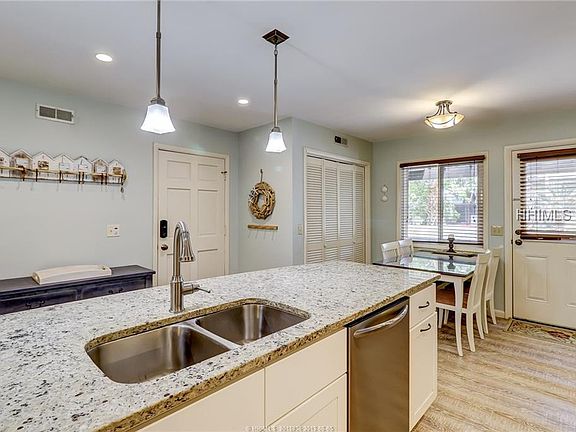 3rd image of 100 Shipyard Dr APT 1001