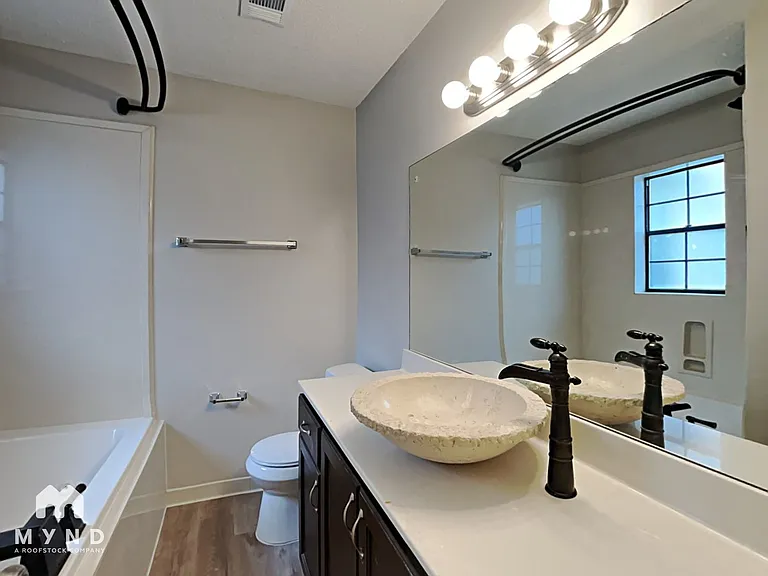 464 Windridge Point — Photo 14