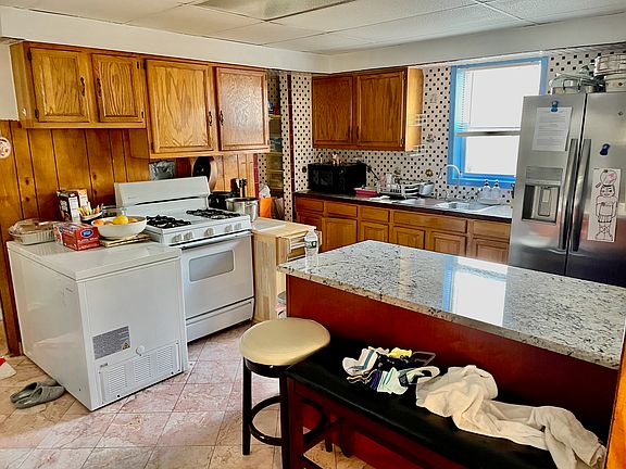 2nd image of 13 Cottage St #1